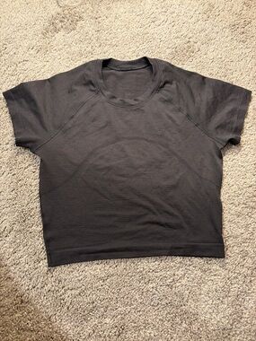 Lululemon Swiftly Tech Crop Short-Sleeve 2.0